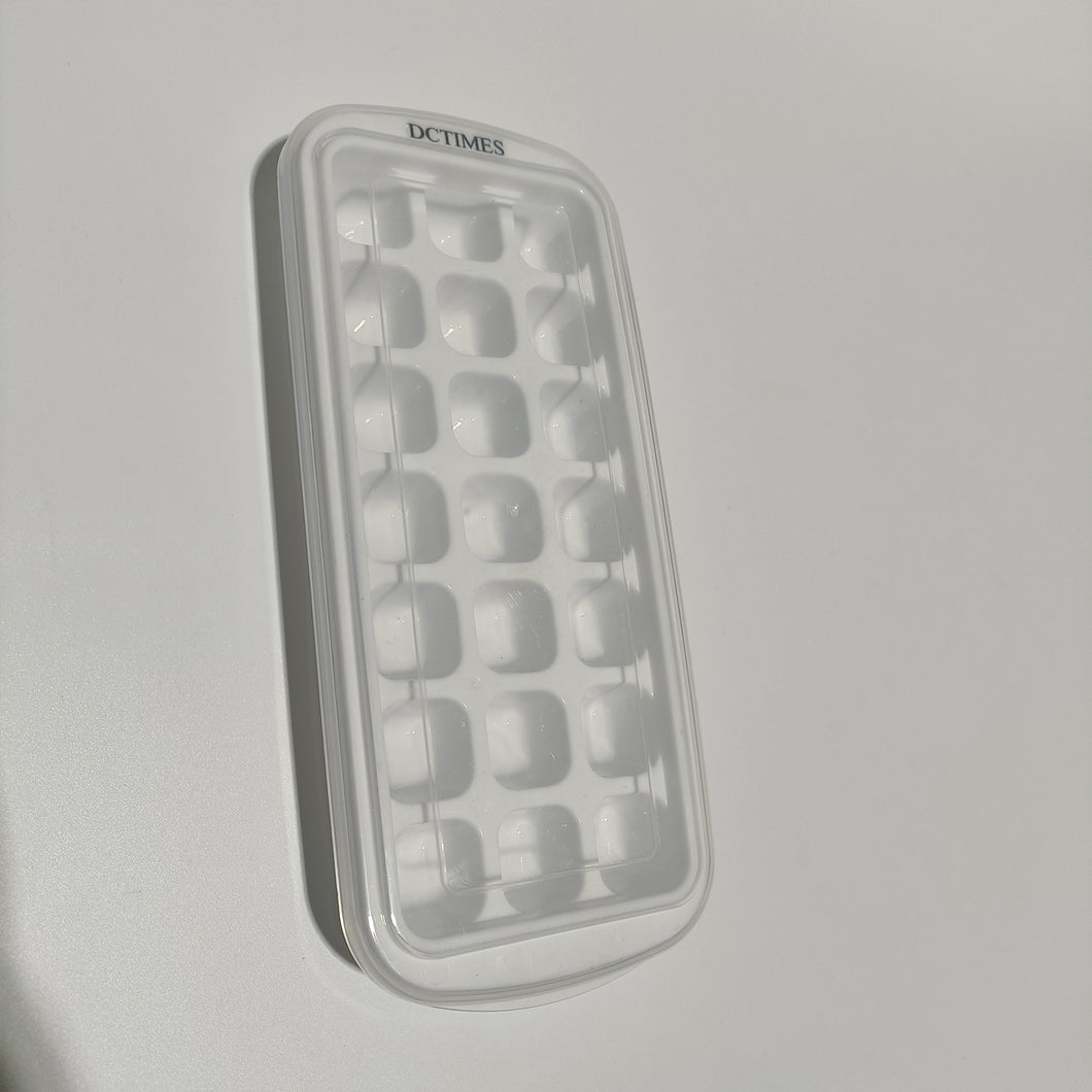 DCTIMES Ice cube trays,with Spill-Resistant Removable Lid,Ice cube trays.